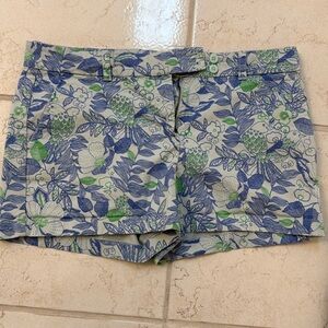 Vineyard Vines, patterned shorts women’s size 12